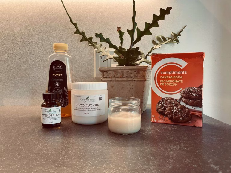 Gentle Coconut Oil and Honey Face Wash Recipe